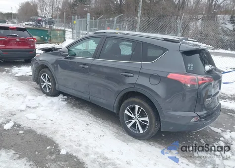 2018 Toyota Rav4 Xle z USA, uszkodzony, nr VIN 2T3WFREV0JW495735